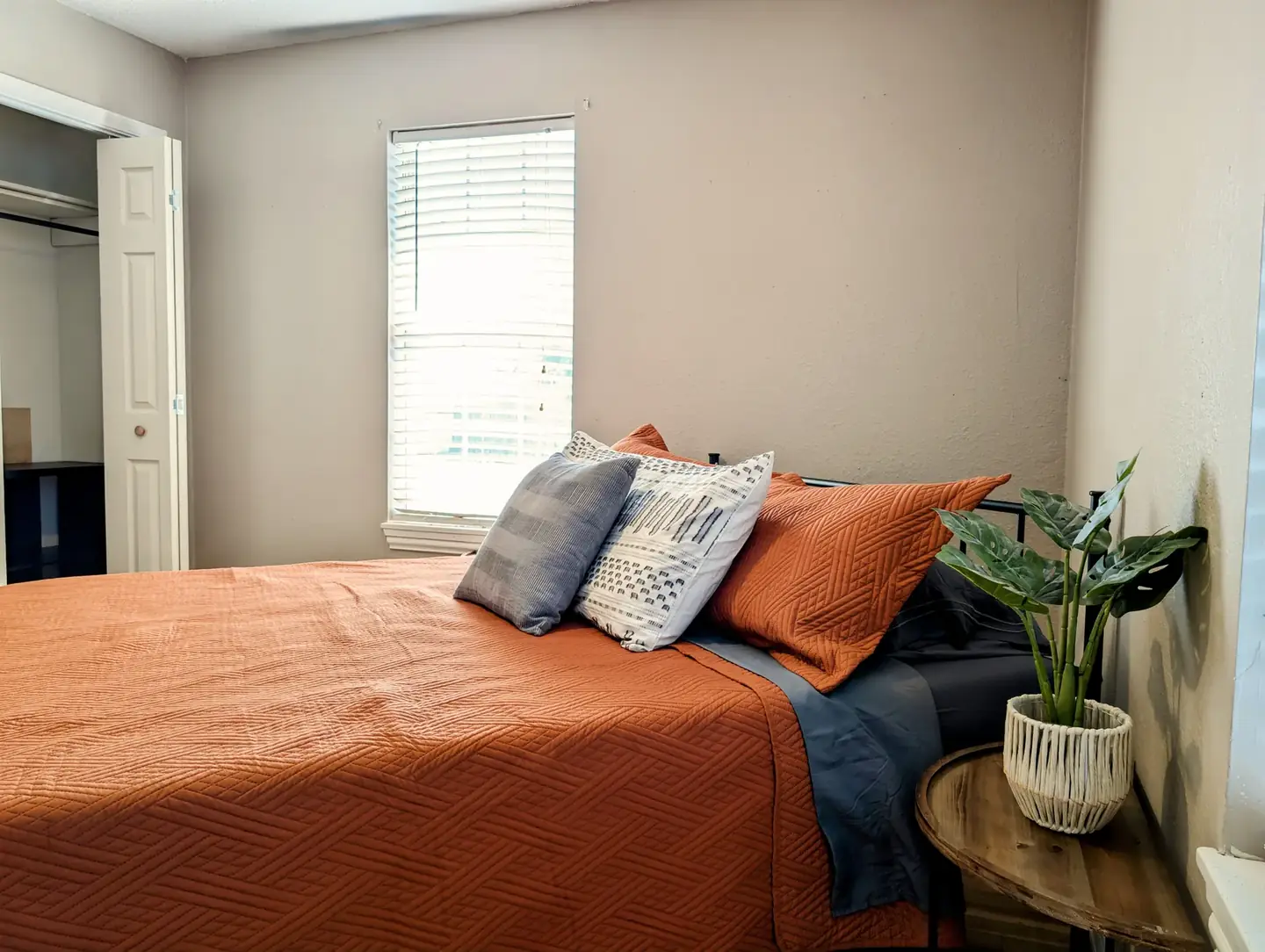 Plaza House furnished home photo 8